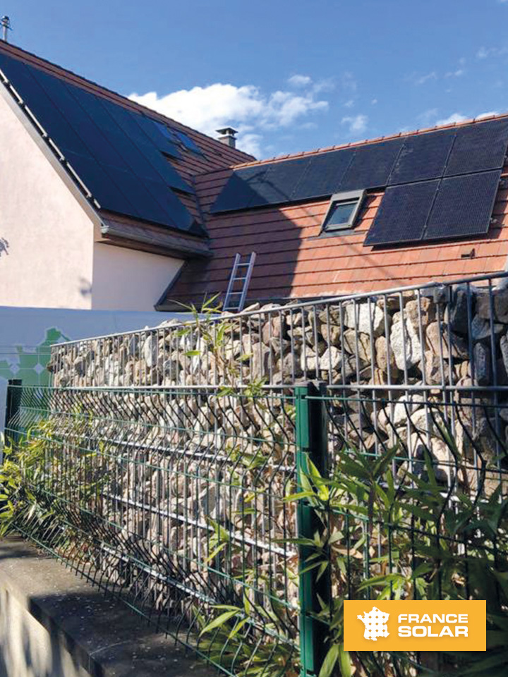 Installation de 20 panneaux solaires photovoltaïques chez notre client Sébastien à Plobsheim (67715) par notre équipe France Solar Hoerdt